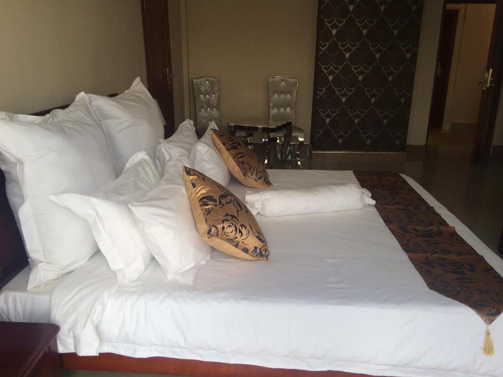Sherbourne Hotel Kitwe Exterior foto
